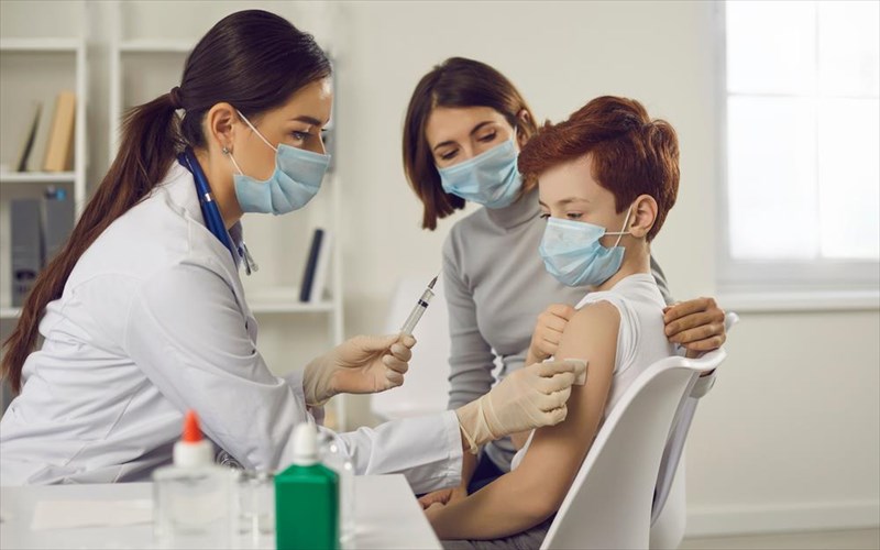 ethniki-epitropi-emboliasmon-apantiseis-se-erotimata-gia-ton-emboliasmo-paidion-efibon