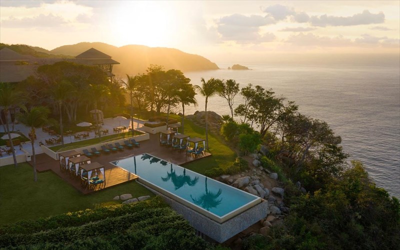 eiste-etoimoi-na-anakalupsete-ksana-ton-kosmo