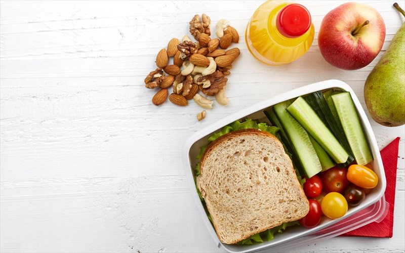 nostima-kai-ugieina-snak-gia-to-sxoleio-pou-tha-enisxusoun-to-anosopoiitiko-ton-paidion