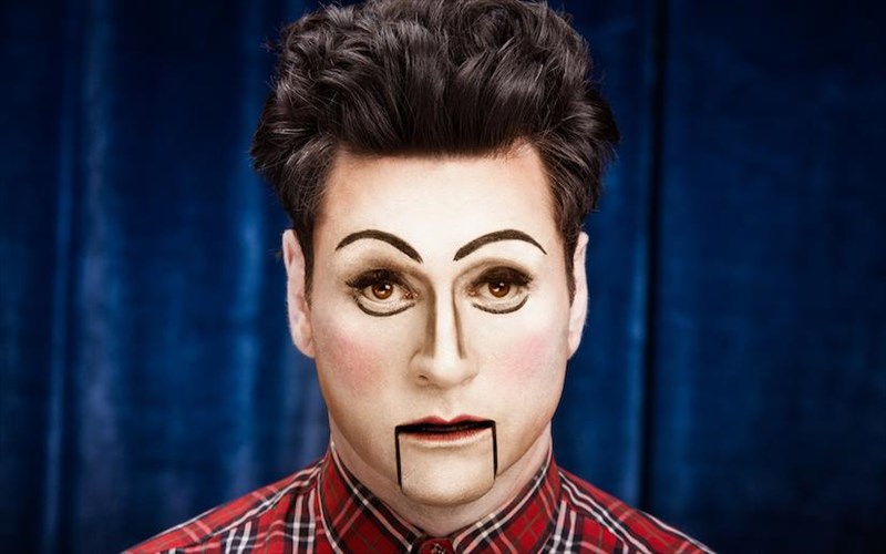 ti-tha-doume-fetos-apo-to-theatro-tou-neou-kosmou