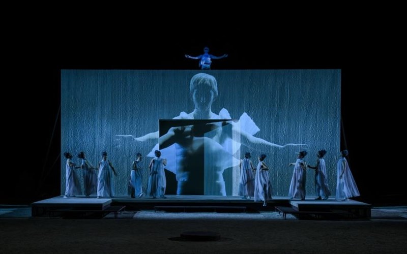 oloklironontai-oi-parastaseis-gia-tis-fonisses-tou-euripidi-stin-athina