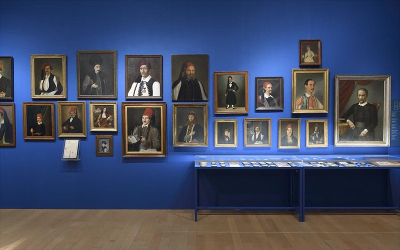 oi-ektheseis-tou-fthinoporou-sto-mouseio-mpenaki