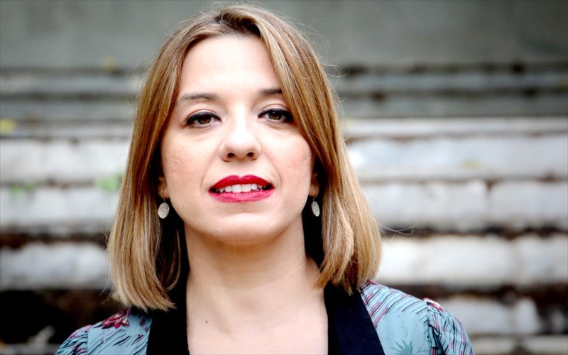 roumpini-mosxoxoriti-sta-megala-zitimata-tis-uparksis-oi-anthropoi-parousiazoun-xaraktiristika-pou-enonoun-anti-na-xorizoun