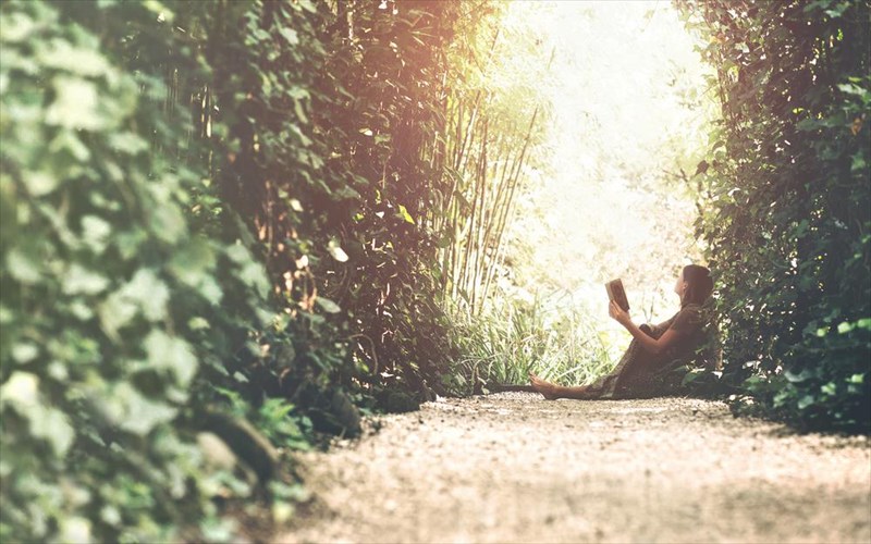 mia-sullogi-diigimaton-kai-mia-epanekdosi-apo-ton-andrea-mitsou-kukloforei