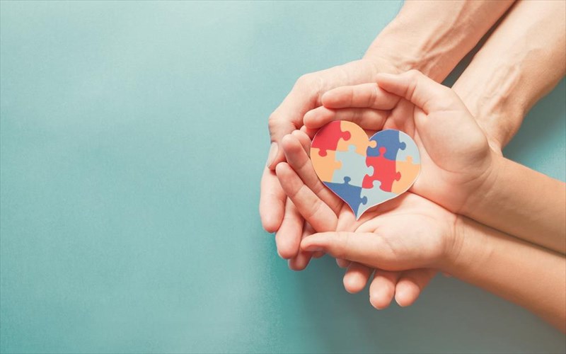 megalonontas-paidia-me-autismo-prokliseis-kai-praktikes-sumperilipsis
