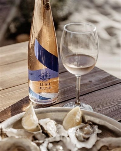 roze-taksidi-apo-tin-akti-tis-probigkias-stin-ellada