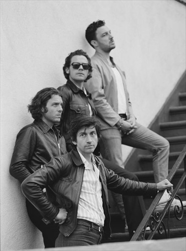 neo-clip-apo-tous-arctic-monkeys