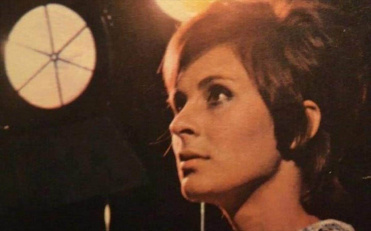 pethane-i-spoudaia-tragoudistria-rena-koumioti-spoudaia-tragoudistria-rena-koumioti