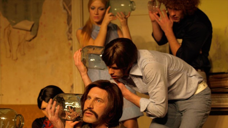 the-sound-of-silence-tou-albis-xermanis-sti-stegi-grammaton-kai-texnon