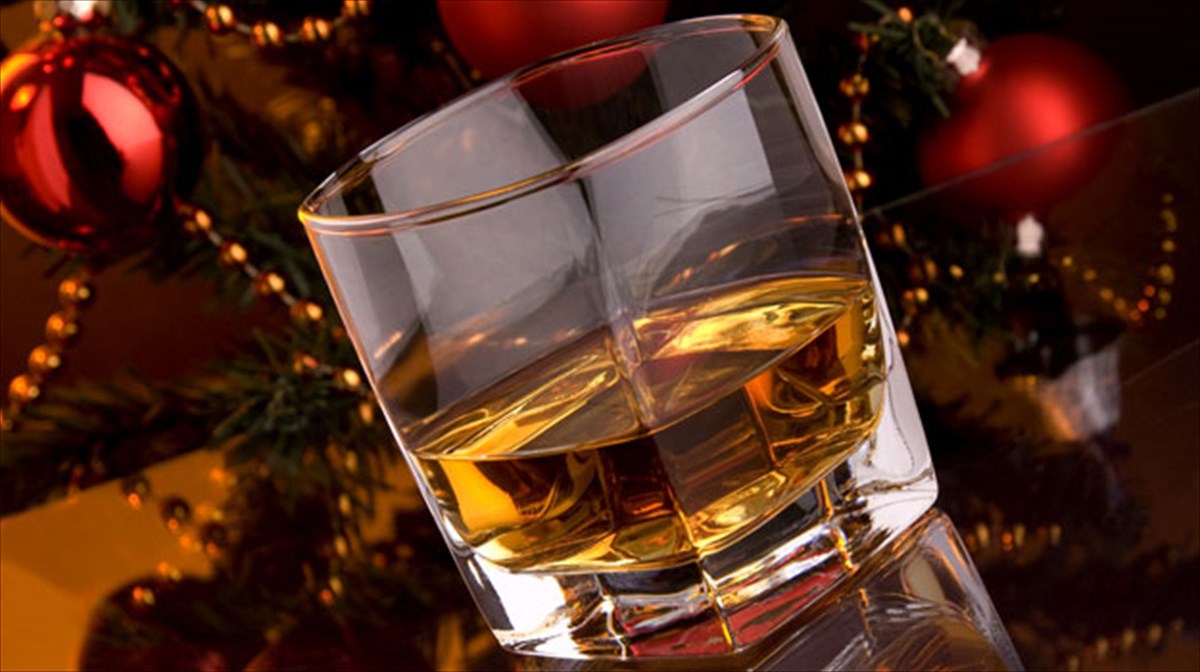 geusignosia-me-eklekta-malts-sto-vinoterra