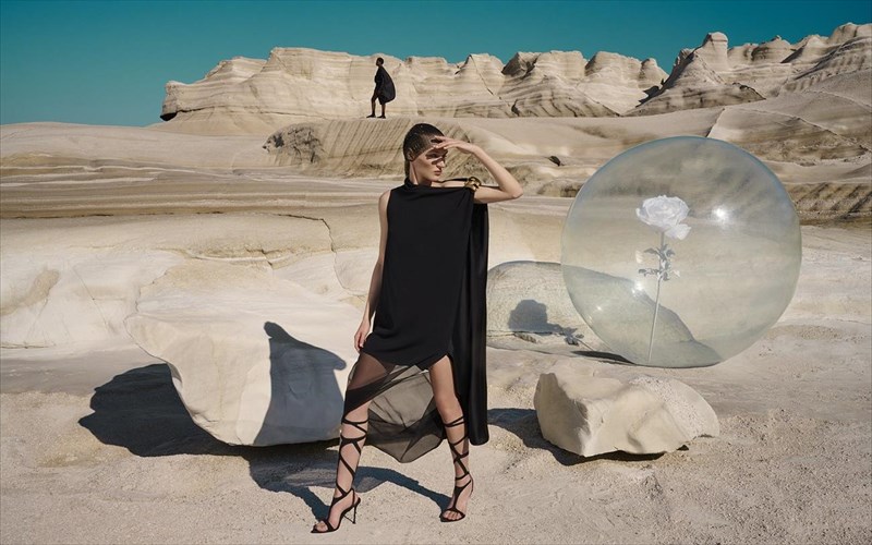 nomads-inea-kampania-kalogirou-fotizei-ta-bimata-ton-periigiton-tou-stul-video