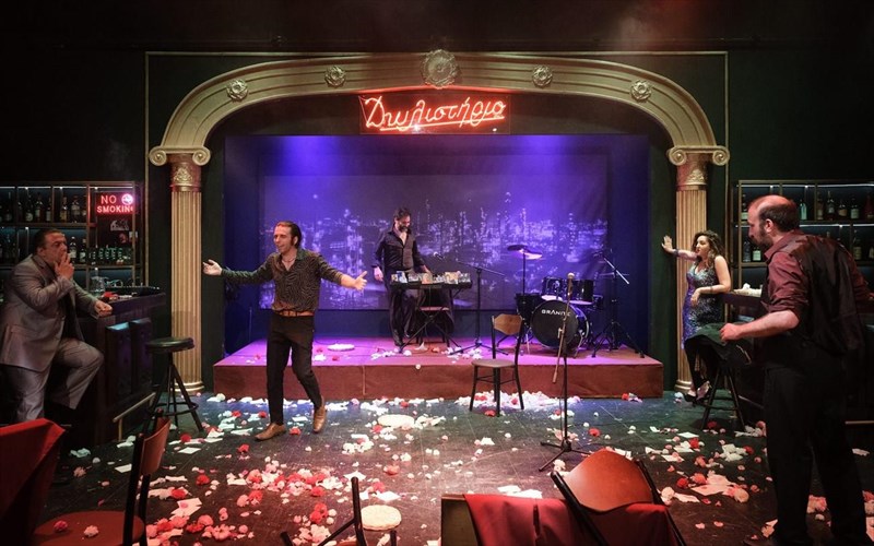 kerdiste-proskliseis-gia-tin-parastasi-kolokairos-sto-theatro-tzeni-karezi