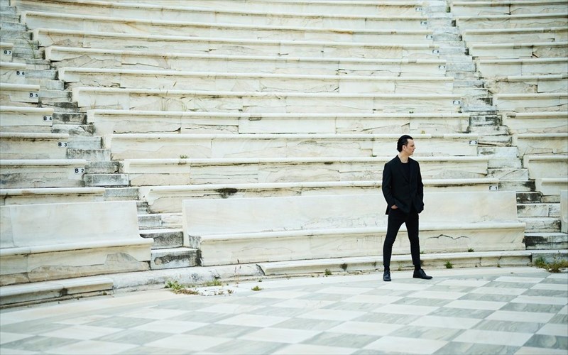 o-souper-star-tou-pontioum-theodoros-kourentzis-sto-irodeio-gia-mia-sunaulia