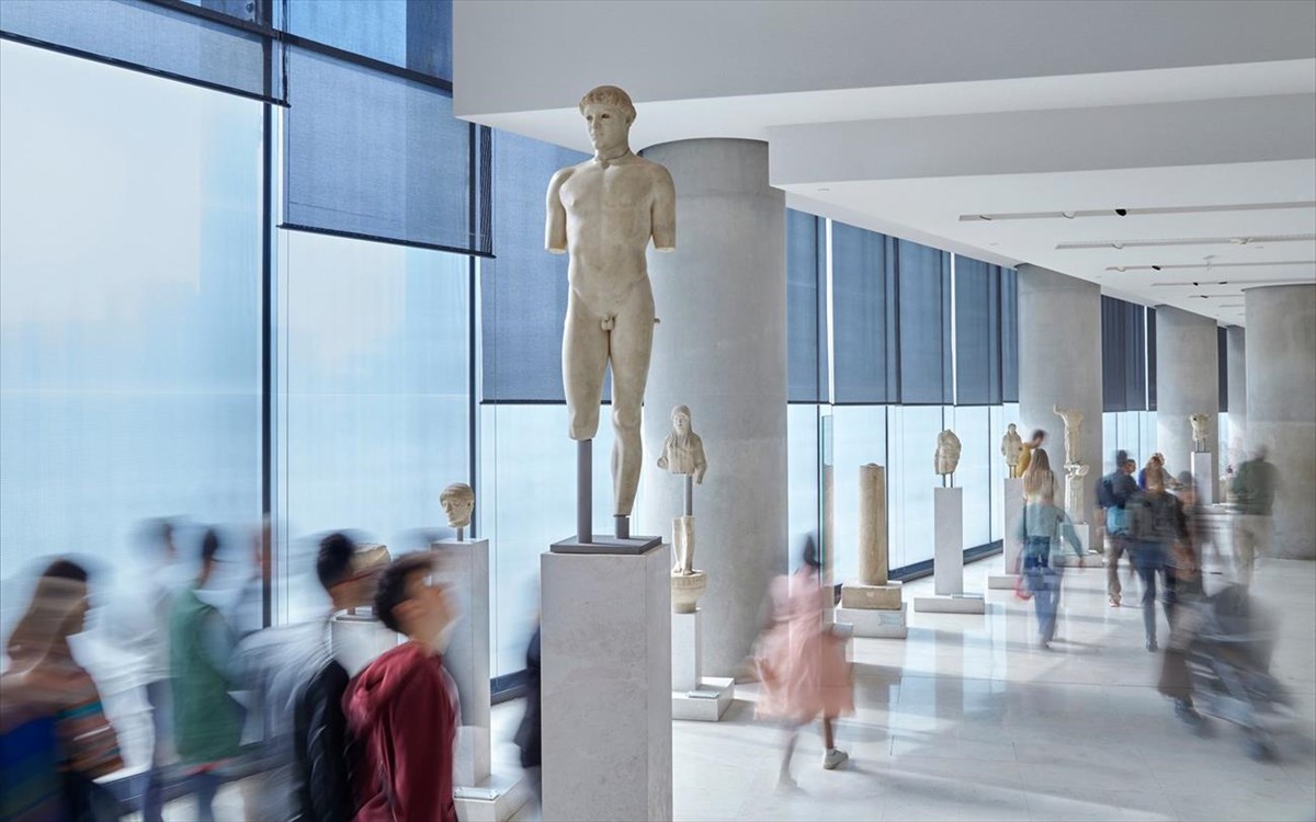i-aithousa-tis-arxaikis-akropolis--acropolis-museum-fotografia-acropolis-museum-fotografia