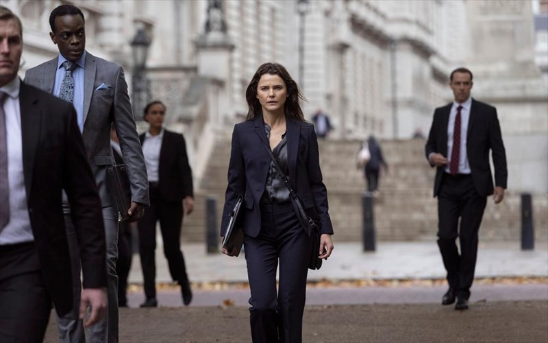 i-diplomatissa-i-seira-pou-mas-leei-pos-oi-sxeseis-einai-toso-duskoles-oso-kai-i-diplomatia-diplomatia