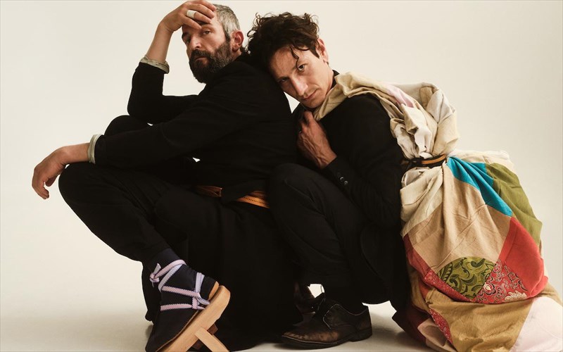 ta-b-a-t-r-a-x-i-a-einai-mia-komodia-me-dna-tragodias-stin-epidauro