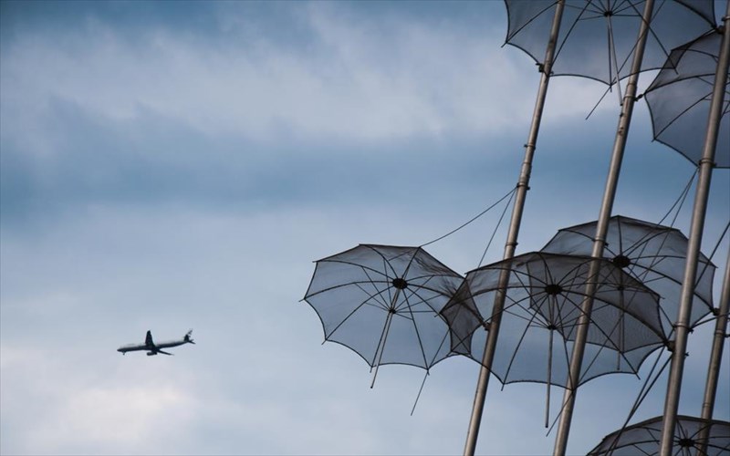 i-sky-express-petaei-se-10-proorismous-apo-ti-thessaloniki