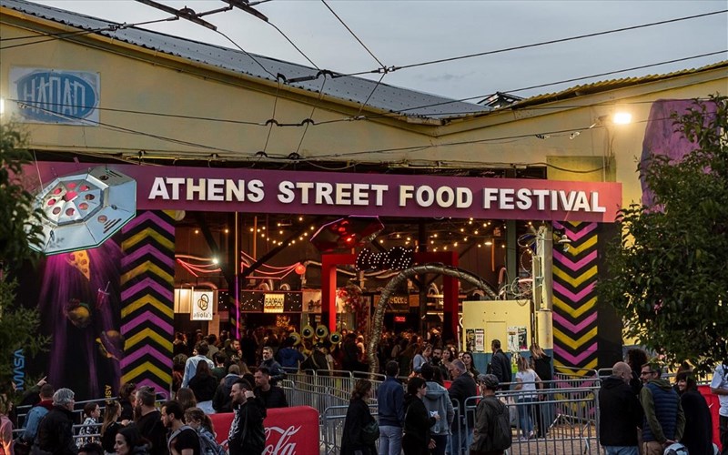 to-athens-street-food-festival-sfurizei-ti-liksi-me-ton-James-lavelle-ton-unkle