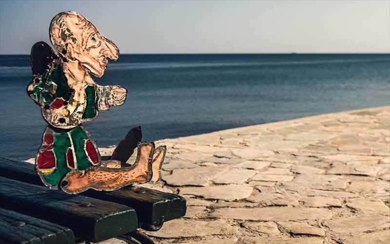 anoigei-to-eksoxiko-tou-karagkiozi