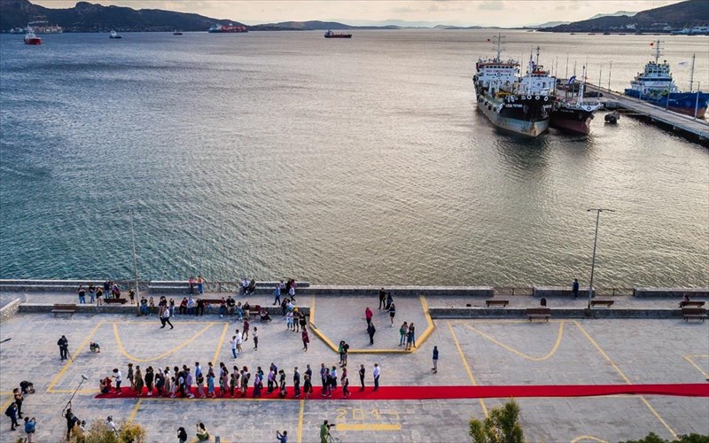 ti-tha-sumbei-ton-iounio-stin-eleusina