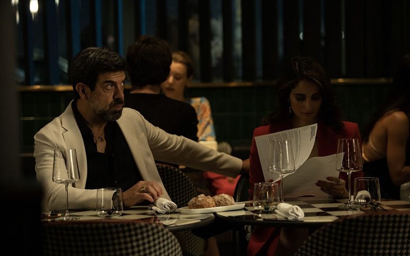 i-teleutaia-nuxta-tou-franko-amore-ora-gia-ena-astunomiko-thriler-sta-therina