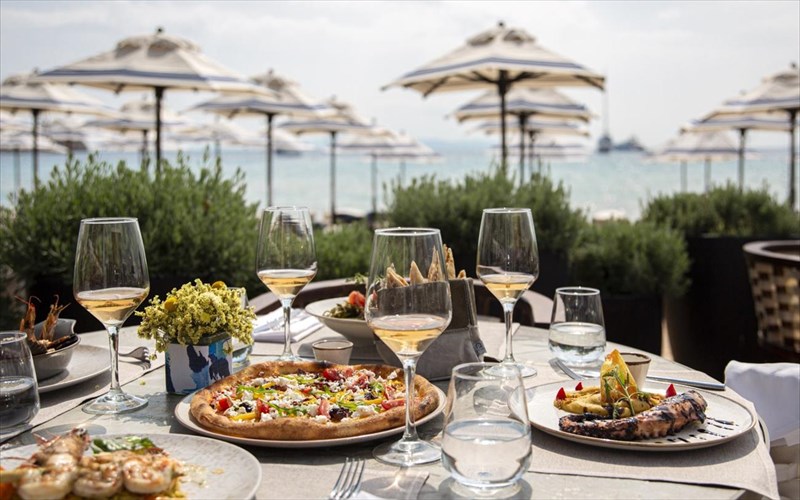 to-aplÓ-fernei-tin-kouzina-tis-mamas-stin-athinaiki-ribiera