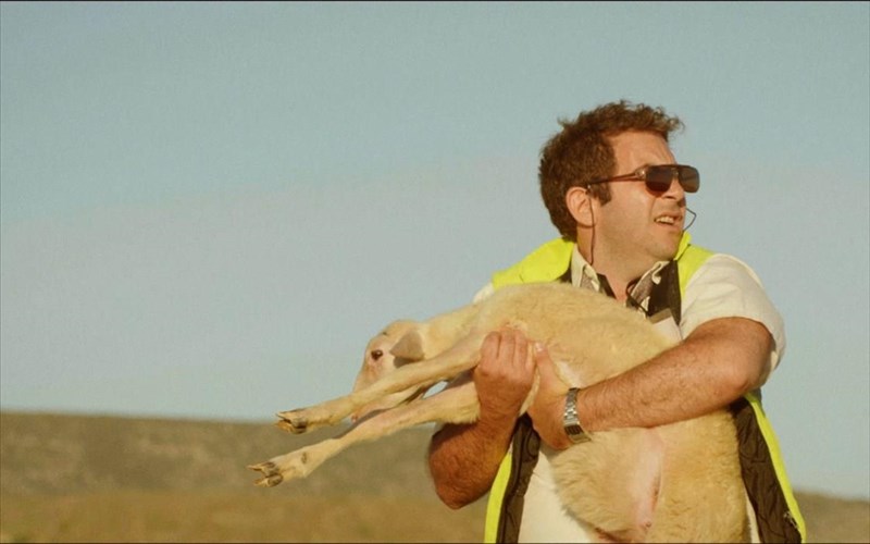 to-kalokairi-oi-nuxtes-premieras-mas-kaloun-se-tria-ellinika-mouseia