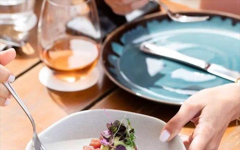 kerdiste-proskliseis-gia-ti-mousiki-sunantisi-tis-xronias-marinellas-fragkouli