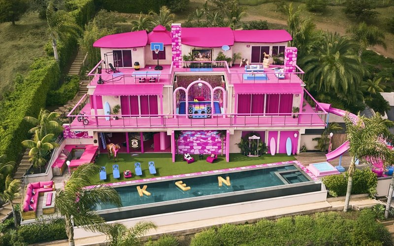 giati-to-spiti-tis-barbie-pou-einai-diathesimo-pros-enoikiasi-sto-airbnb-einai-toso-creepy