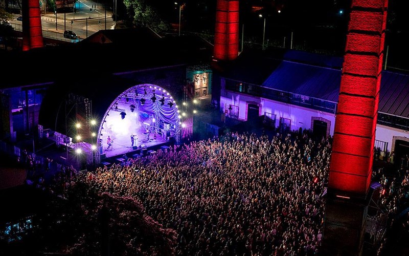 i-texnopoli-parateinei-to-mousiko-kalokairi