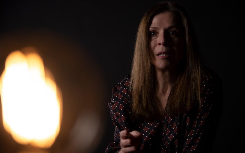 i-mana-autounouelli-zaxou-taxtsi-ksana-sto-theatro-vault