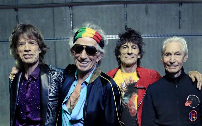 oi-rolling-stones-ksanaxtupoun-me-neo-almpoum-18-xronia-meta