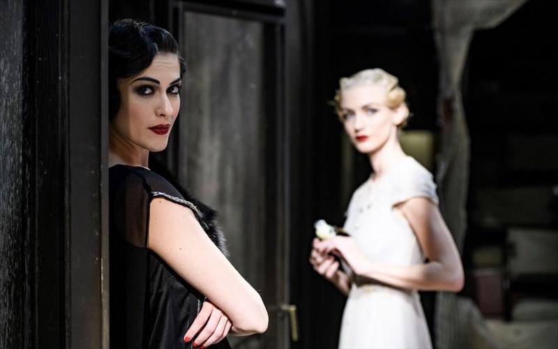 berlin-alexanderplatz-i-megali-epituxia-tou-st-libathinou-epistrefei-stin-odo-kukladon