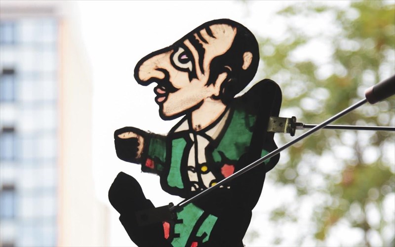 ta-glentia-tou-karagkiozi-ksekinoun-sto-paraga