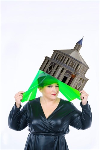 ta-kataskeuasmena-sumferonta-mia-farsa-gemati-andreikela-sto-theatro-texnis