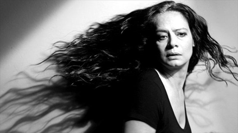 teleutaies-emfaniseis-tis-lilas-kafantari-sto-epi-kolono