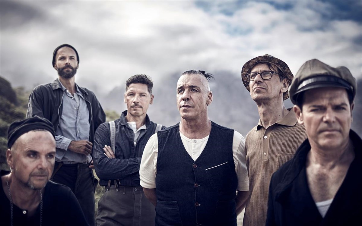 oi-germanoirammsteinepistrefoun-sti-xora-mas-13-oloklira-xronia