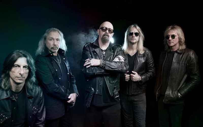 oi-thrulikoi-Judas-priest-epistrefoun-me-neo-disko-kai-auto-einai-episimo