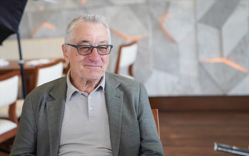 rompert-nte-niro-i-adunamia-ston-patera-tou-kai-i-apextheia-gia-ton-tramp-apextheia-gia-ton-tramp