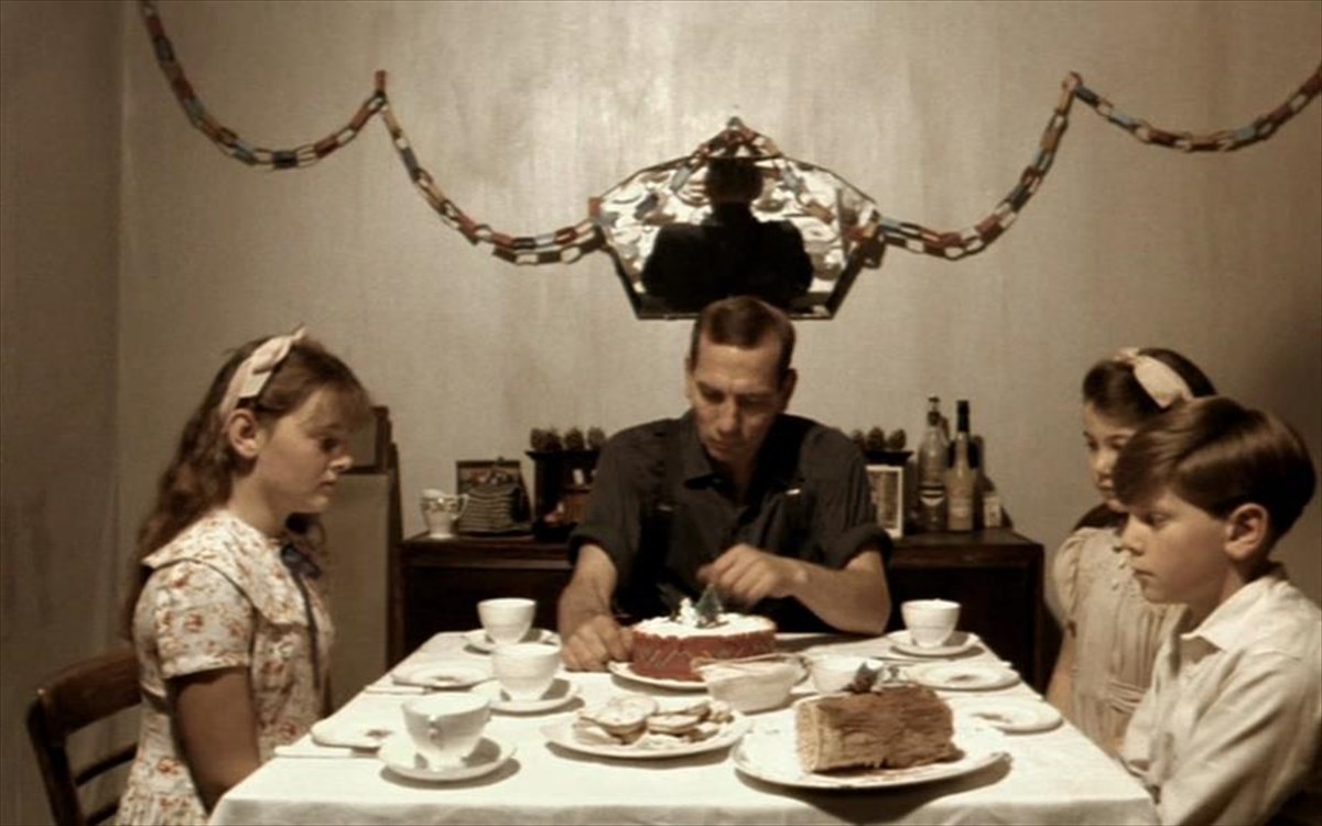 distant-voices-still-lives