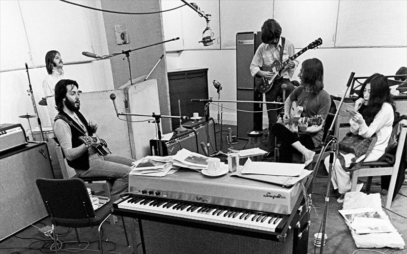 to-teleutaio-tragoudi-ton-beatles-einai-tora-diathesimo-xari-stin-ai-akouste-to