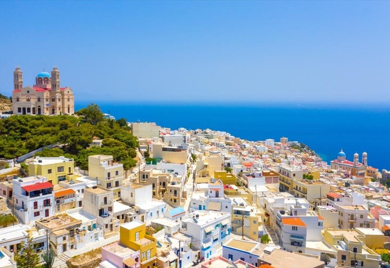 ta-ellinika-nisia-pou-ksexorizoun-gia-to-2026