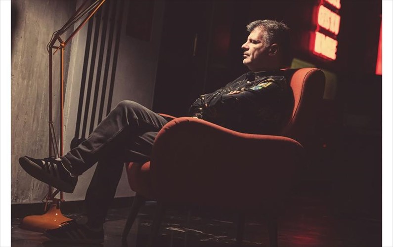 o-foibos-erxetai-unplugged-stothiseion-ena-theatro-gia-tis-texnes