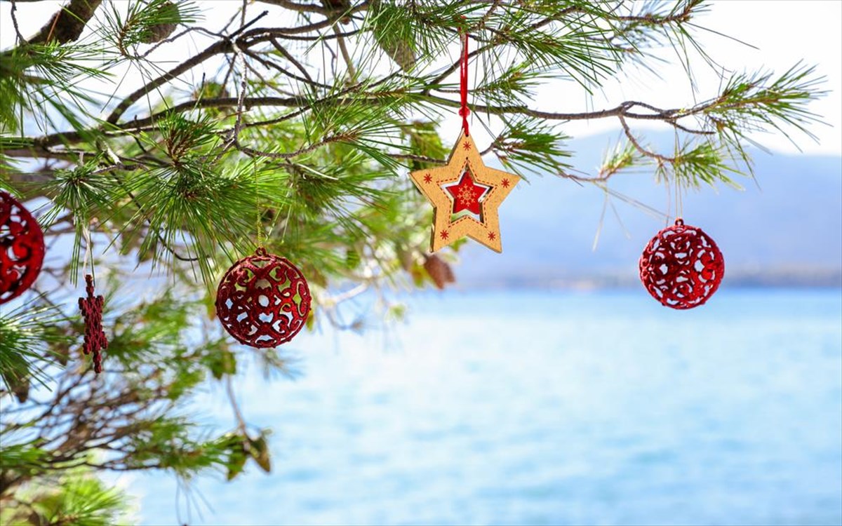 xristougenna-ellada-thalassa