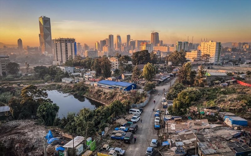 poios-proorismos-mas-perimenei-simera-ston-diethni-aerolimena-athinon