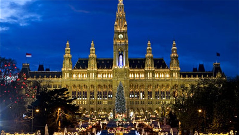 ena-xristougenniatiko-paramuthi-sti-bienni