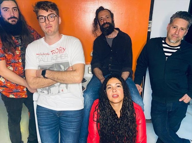 oi-sugahspank-kai-the-swing-shoes-parousiazoun-to-neo-tous-almpoum-the-swing-shoes-parousiazoun-to-neo-tous-almpoum