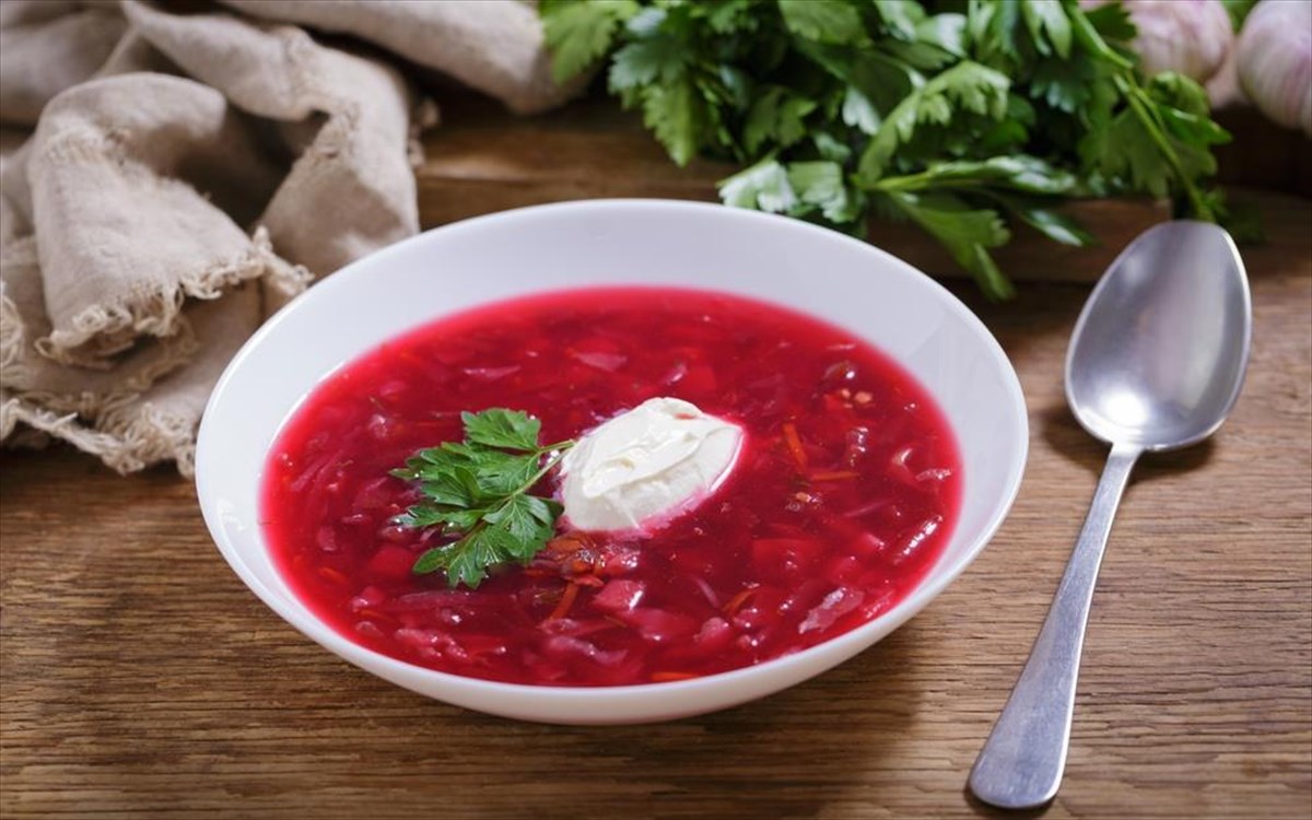 mpors-borscht-soupa-pantzari