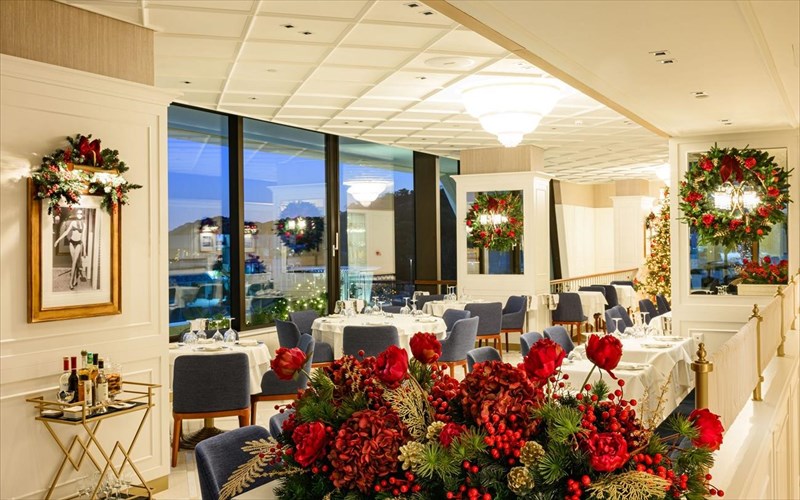 to-olokainourgio-cova-astir-marina-etoimazei-to-brunch-ton-giorton