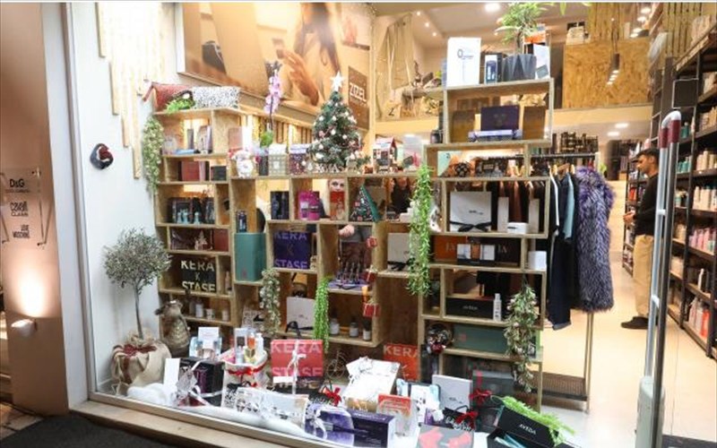 10-years-zizel-beauty-shop-entuposiako-street-party-genethlion-stin-kardia-tis-glufadas